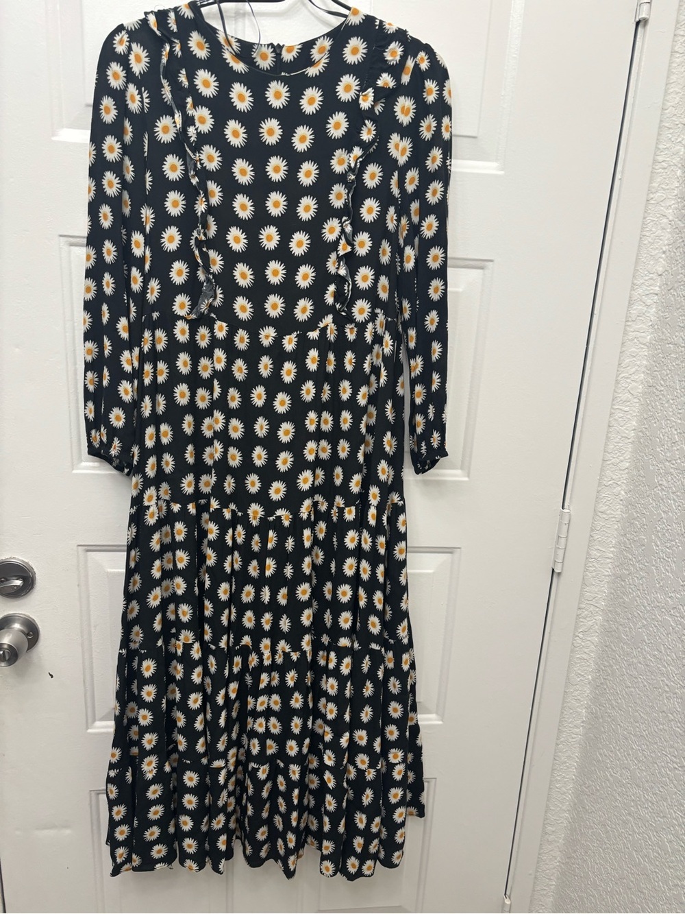 Zara Black Daisy-Print Long Sleeve Midi Dress